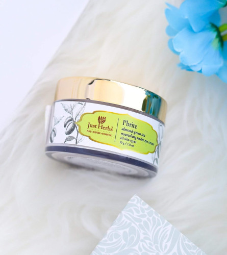 Just Herbs Crema de noche ayurvédica Brite de té verde almendra debajo de los ojos para ojeras, arrugas y ojos hinchados, crema sin parabenos para unisex, 100 g (envío gratis)