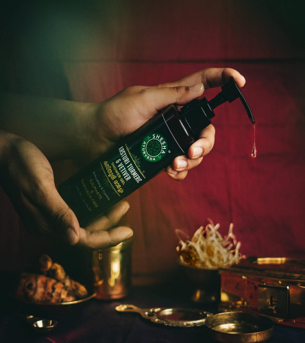 Shesha Ayurveda Kasturi Kurkuma & Vetiver Duschgel 200 ml (Kostenloser Versand)